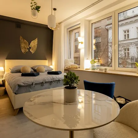 Romantic Hoza Downtown Warsaw